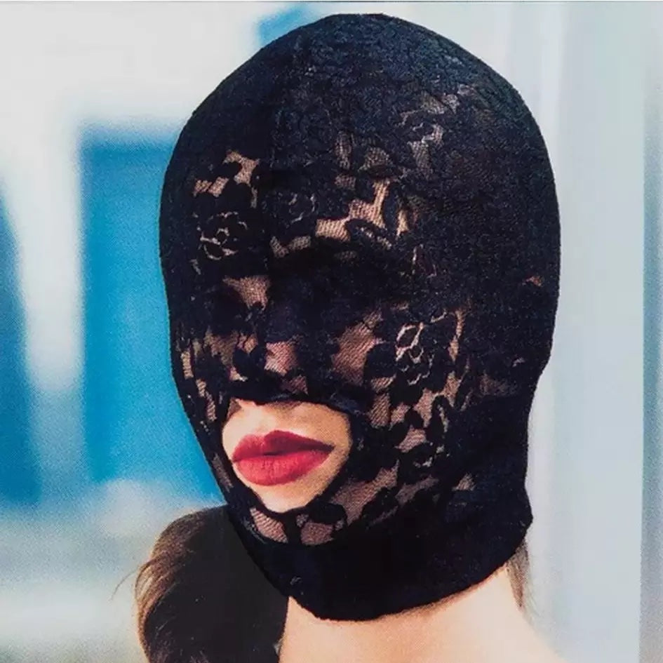 Sexy Lace Hood in Black