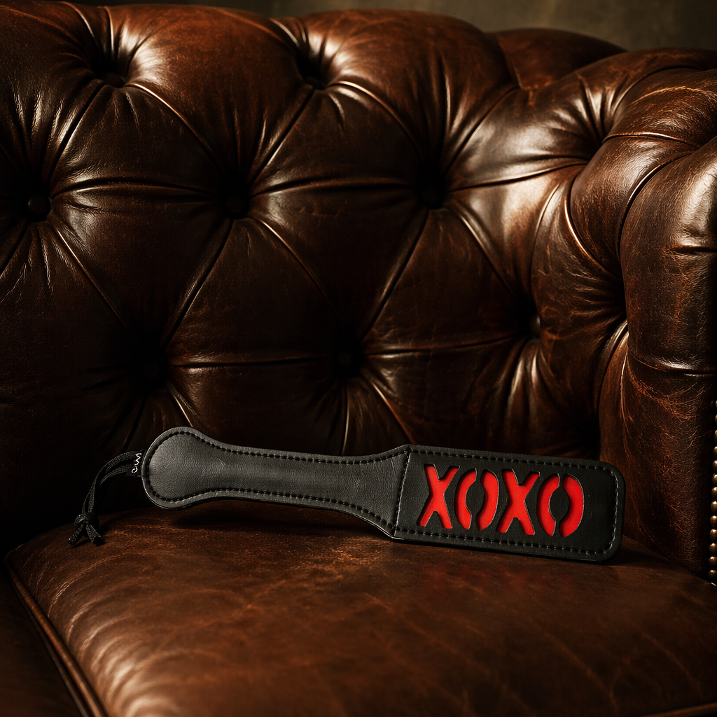 XOXO Love Leather Paddle for Couples in Black/Red